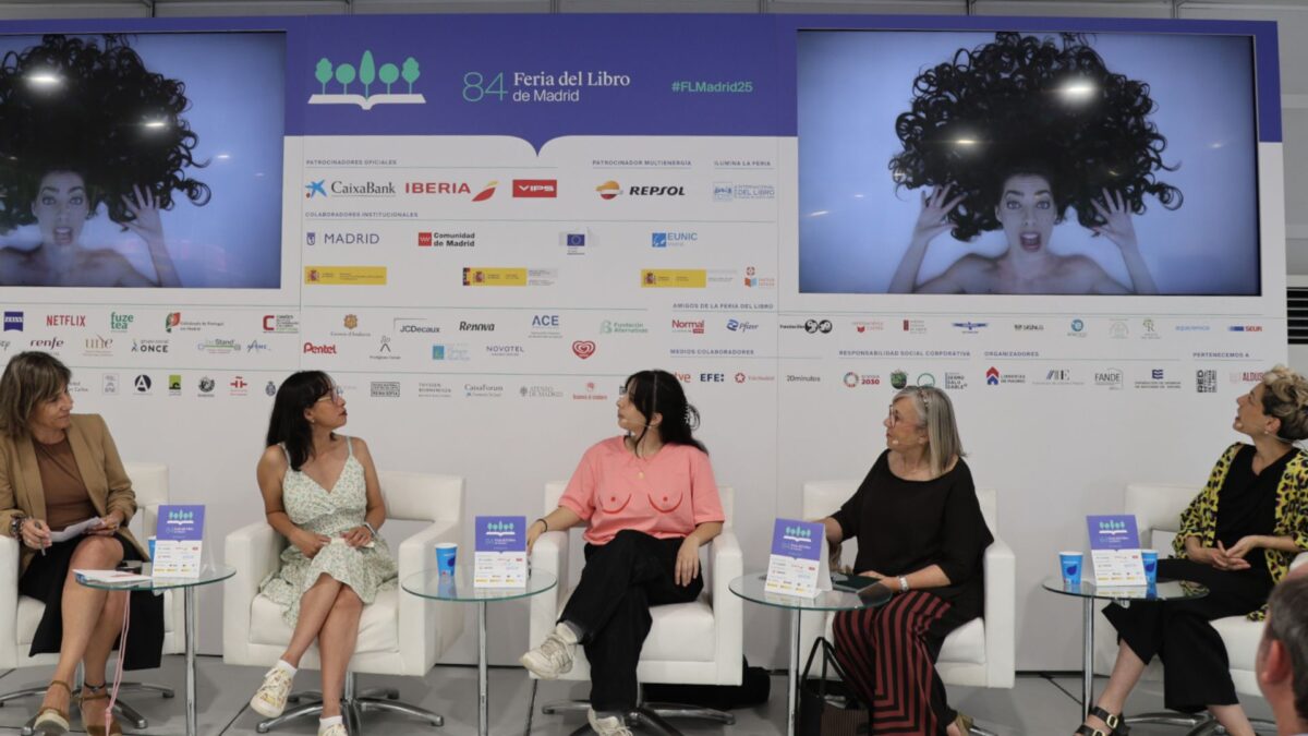 Brenda Navarro, Virginia Rodrigo, Altamira Gonzalo y Teta y Teta en un encuentro moderado por Lula Gómez, periodista y Directora de Comunicación de SEGIB