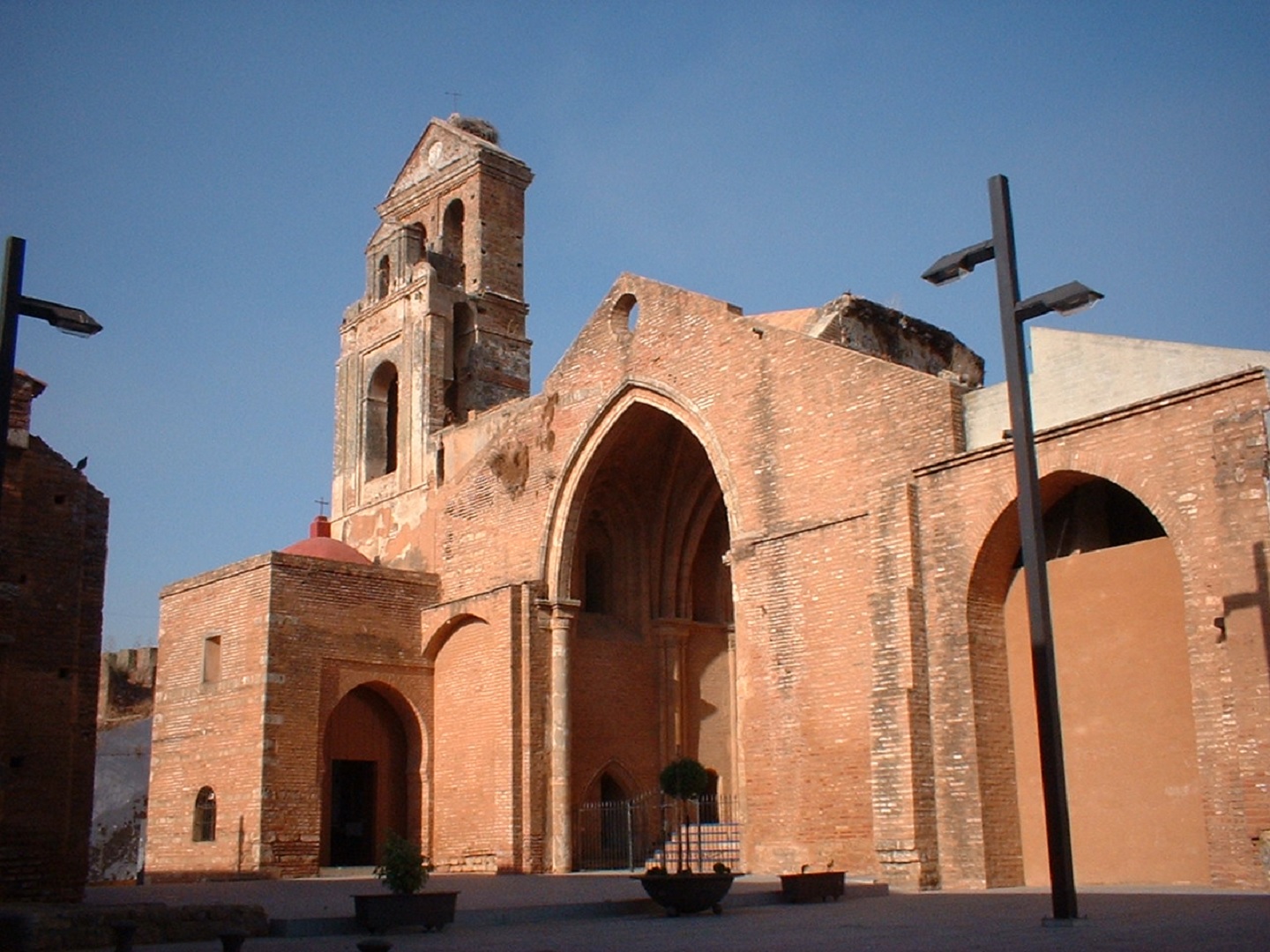 Iglesia de San Martín en Niebla - Sociedad Iglesia de San Martín en Niebla - Sociedad