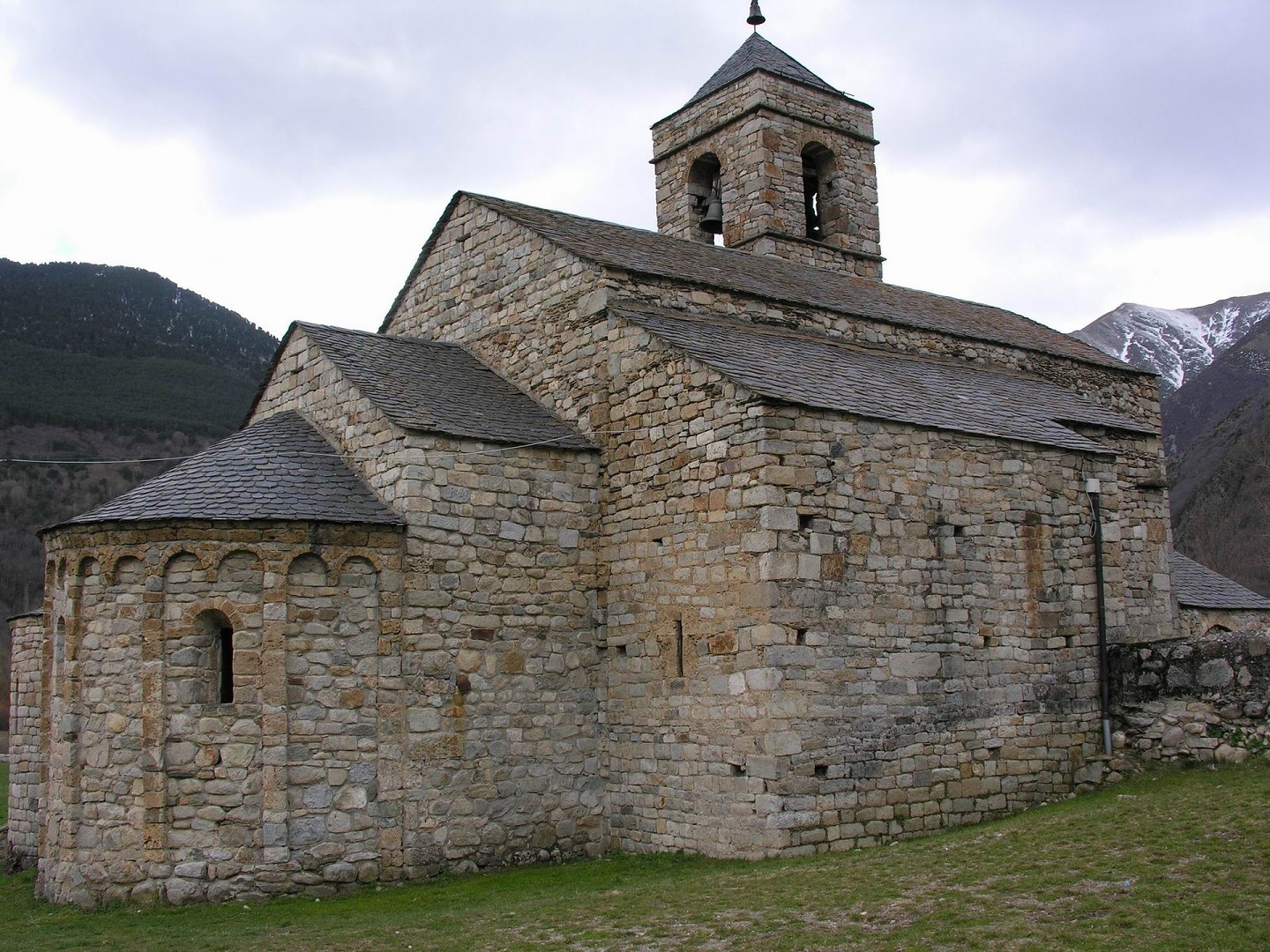 La iglesia de Sant Feliu en Barruera La iglesia de Sant Feliu en Barruera