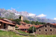 Mogrovejo (Cantabria) - Sociedad