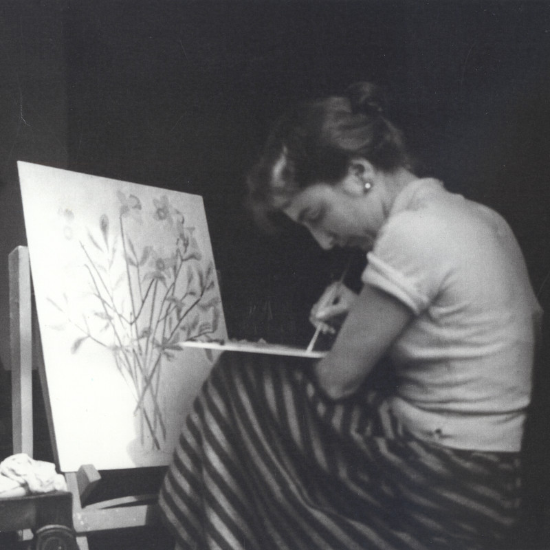 Pilar Belzunce pintando unos narcisos, Hernani, 1952