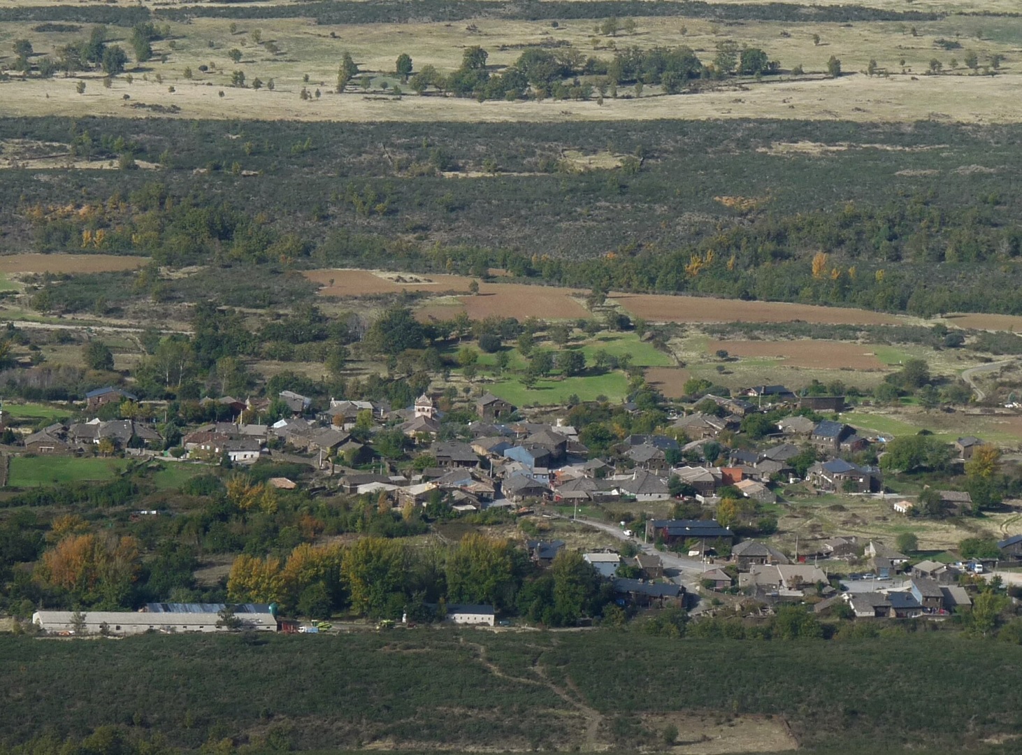 El tesoro mejor guardado de Guadalajara: un pueblo medieval refugiado por un pico maldito