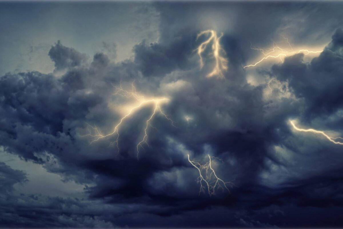 Tormentas eléctricas - Sociedad