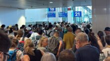 Cientos de viajeros permanecen atrapados en la estación de Chamartín
