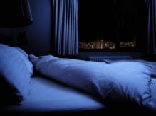 Dormir con la ventana abierta en verano, sí o no