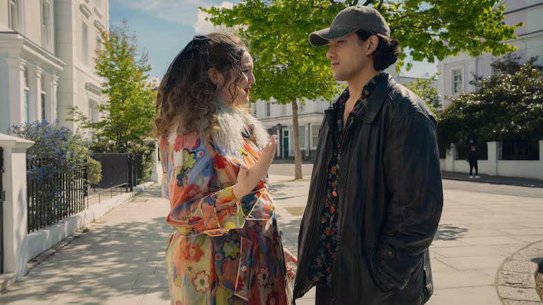 Jess (Megan Stalter) y Felix (Will Sharpe) protagonizan 'Too much', traducida al español como 'Sin medida'