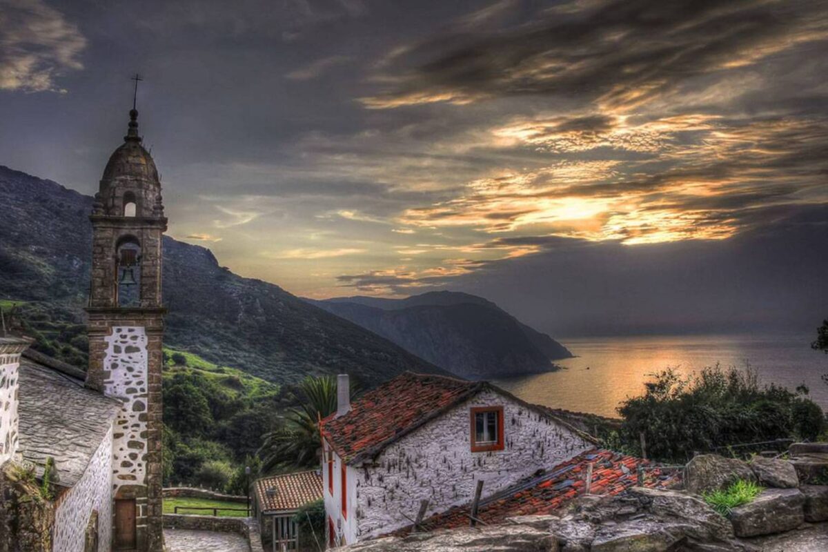 San Andrés de Teixido - Sociedad