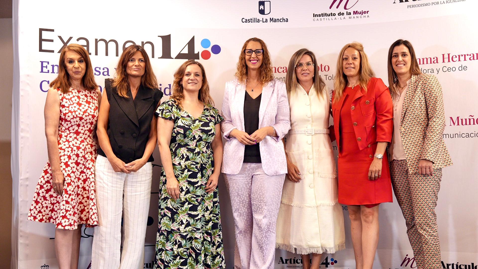 de izquierda a derecha, Blanca Corroto, Pilar Gómez, Gema Herranz, Sara Simón, Belén Campos,Esther Viedma, Veronica Muñoz