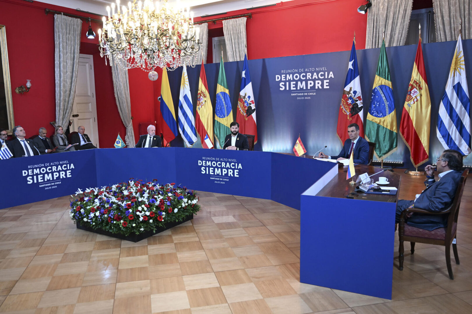 Democracia siempre