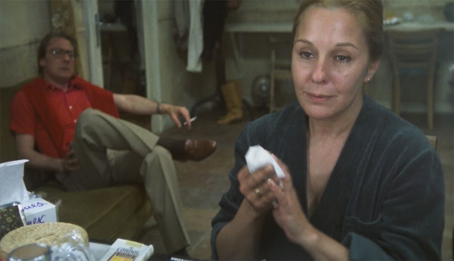 Lola Herrera en la película 'Función de noche', dirigida por Josefina Molina