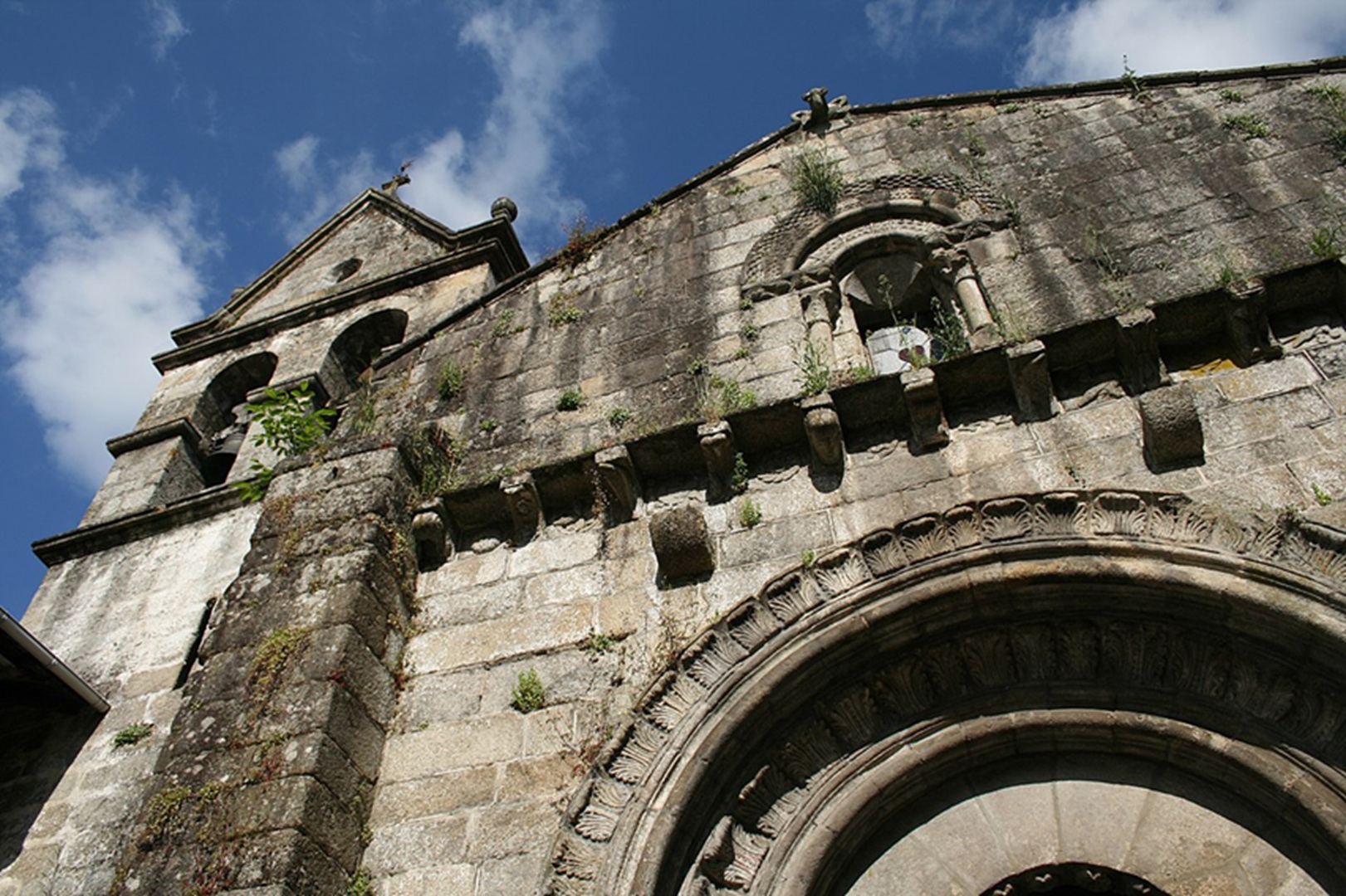 Iglesia de Ribadavia - Sociedad Iglesia de Ribadavia - Sociedad
