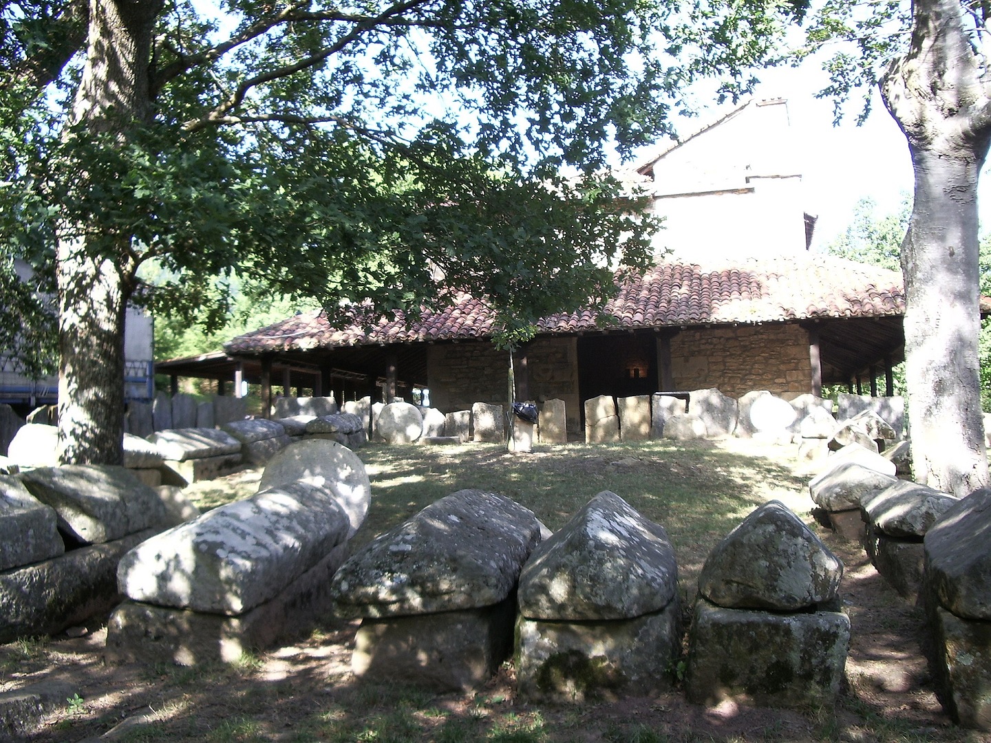 Necrópolis de Argiñeta, en Elorrio Necrópolis de Argiñeta, en Elorrio