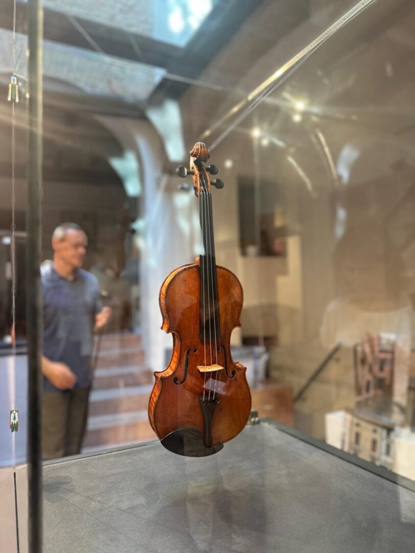 Stradivarius Ángel - Cultura Stradivarius Ángel - Cultura