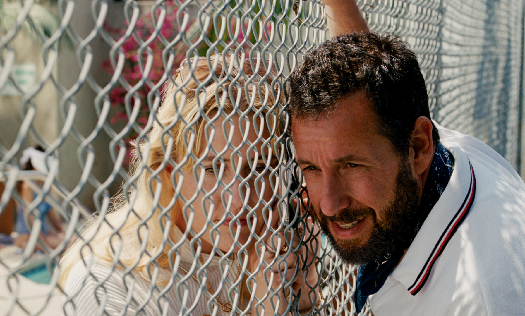 Adam Sandler y Greta Gerwig en 'Jay Kelly'