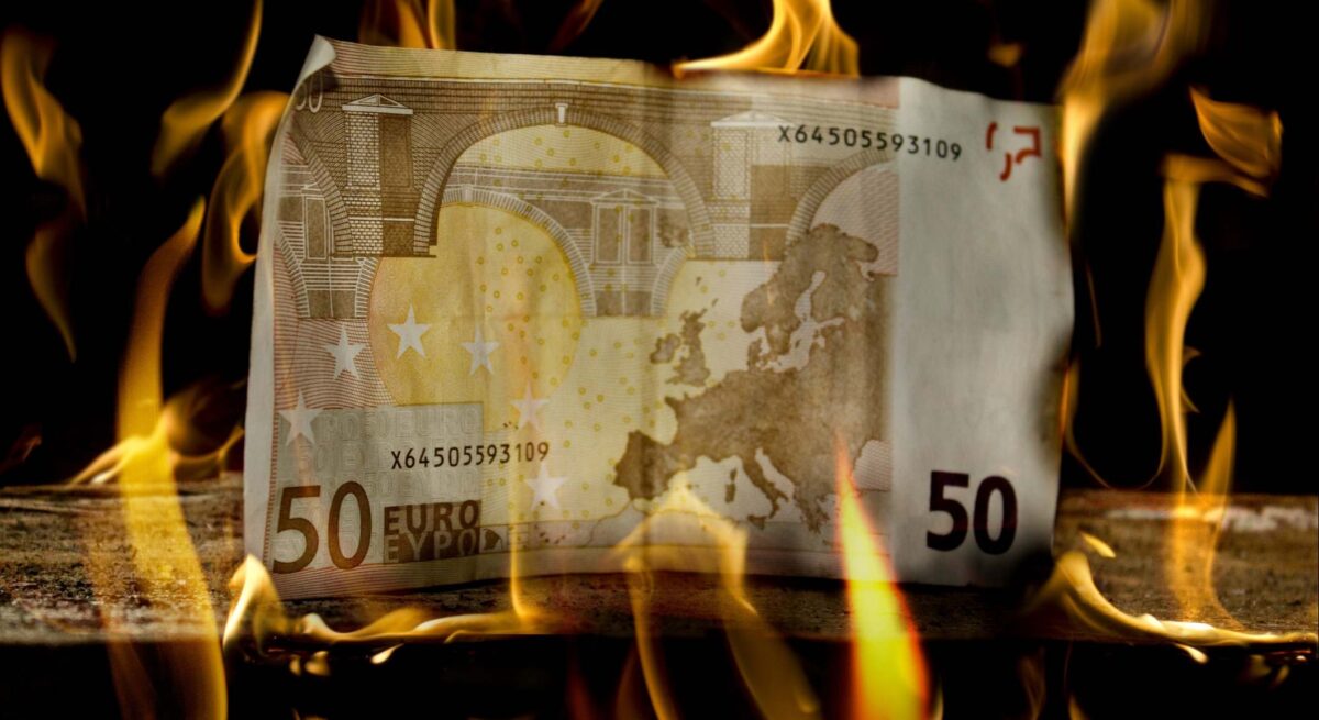 Cómo actuar si se ha quemado por el fuego tu dinero en un incendio