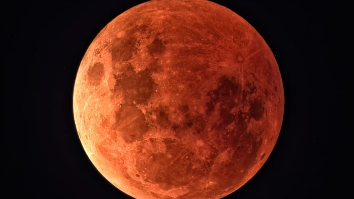 El último eclipse lunar de 2025 se podrá ver en España en septiembre