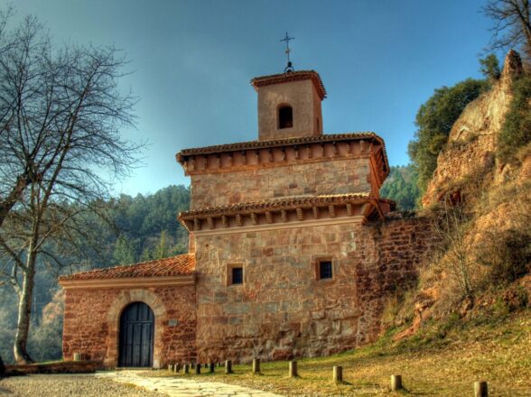 Monasterio de San Millán de Suso - Sociedad