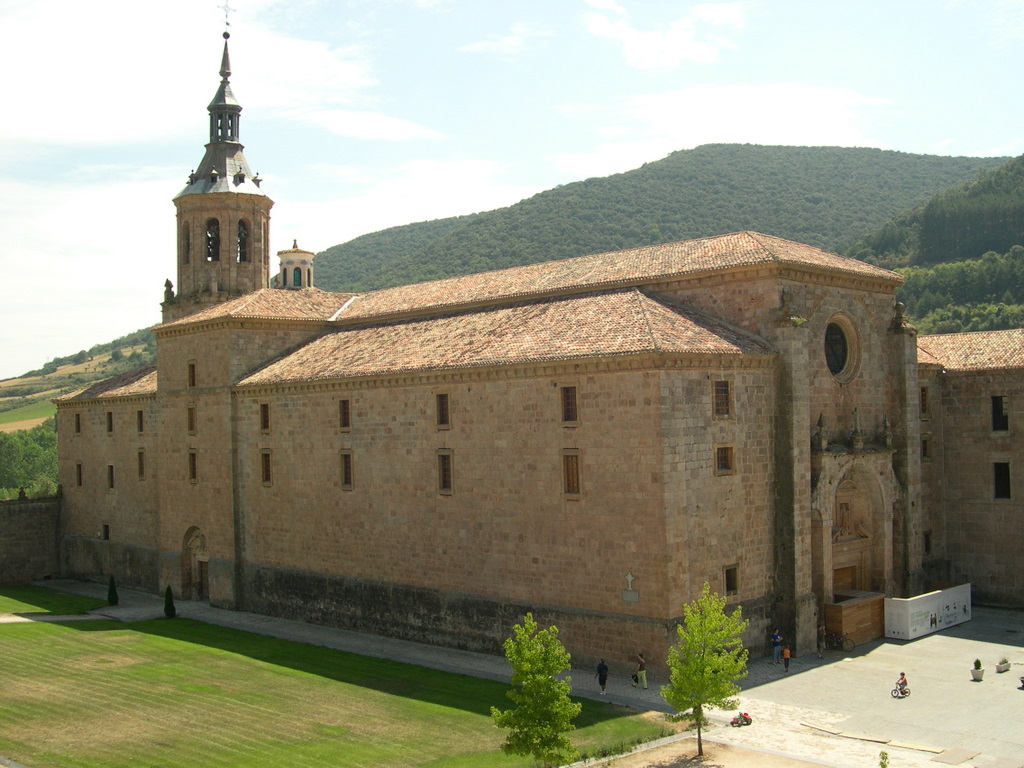 Los Monasterios de San Millán de Yuso y de Suso Los Monasterios de San Millán de Yuso y de Suso