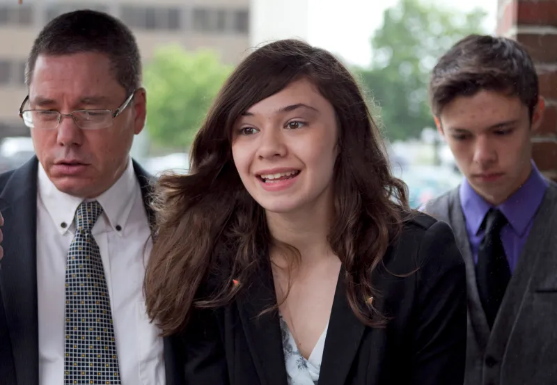 Nicole Maines tras declarar en el caso llamado Doe vs Clenchy, en 2013