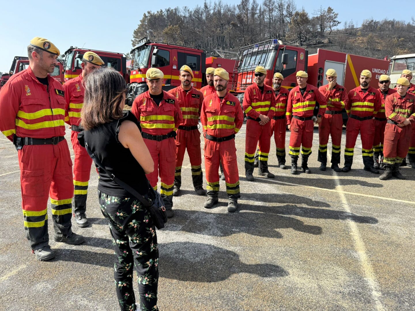 Margarita Robles, en su visita a la UME, en Torrejón de Ardoz. MDE