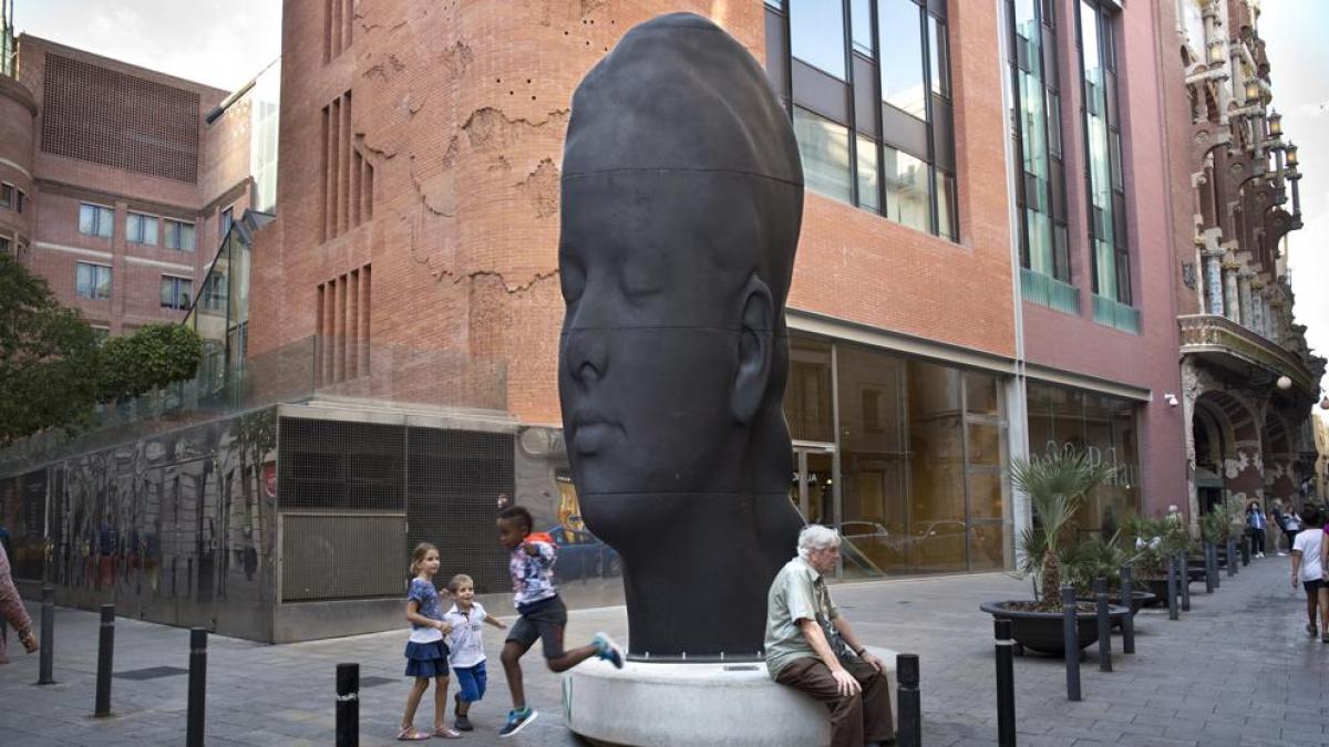 'Carmela', la escultura de Jaume Plensa en Barcelona