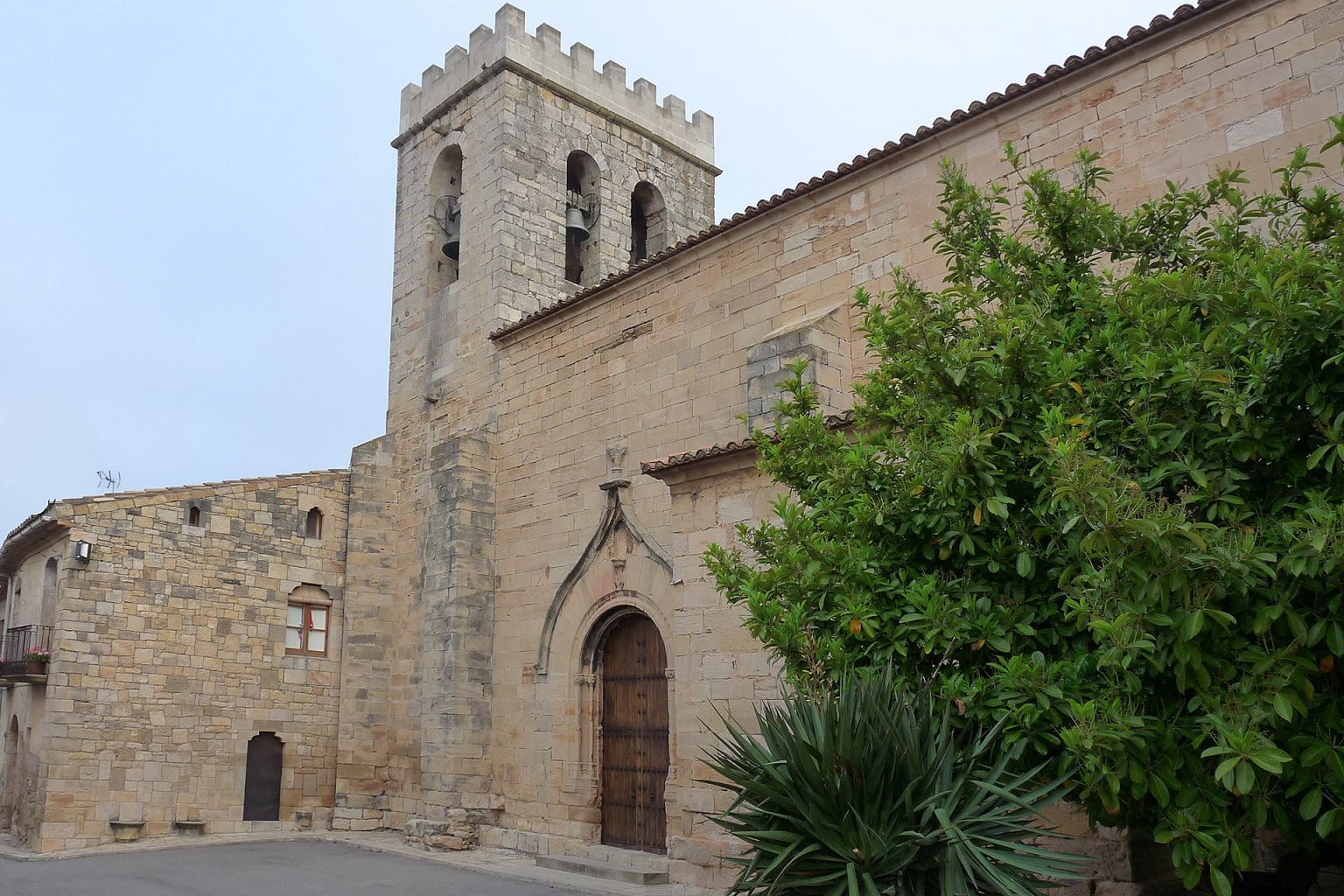 Iglesia de Vimbodí i Poblet - Sociedad Iglesia de Vimbodí i Poblet - Sociedad