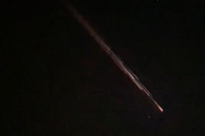 Meteorito en el cielo en agosto de 2025 - Sociedad