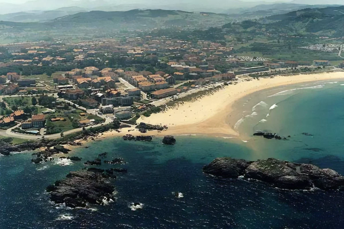Playa Ris en Noja - Sociedad