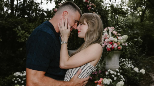 Taylor Swift anuncia su compromiso con su novio Travis Kelce tras dos años de noviazgo