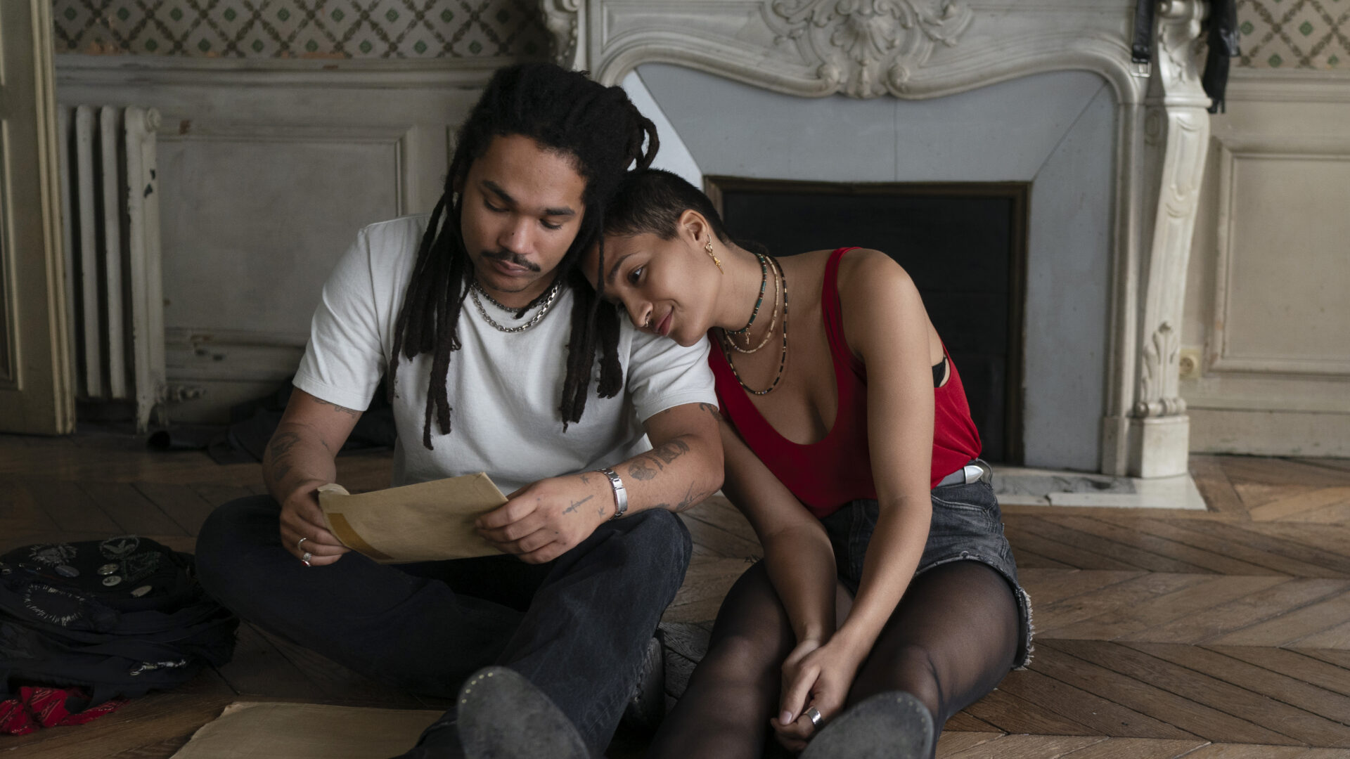 Indya Moore y Luka Sabbat en 'Father Mother Sister Brother', de Jim Jarmusch