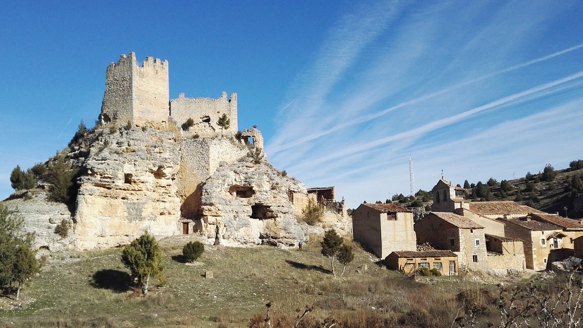Castillejo de Robledo - Sociedad