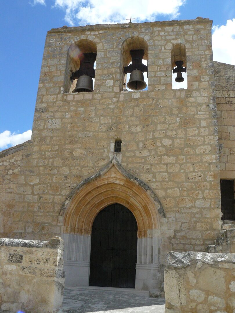 Iglesia de San Miguel (Haza) - Sociedad Iglesia de San Miguel (Haza) - Sociedad