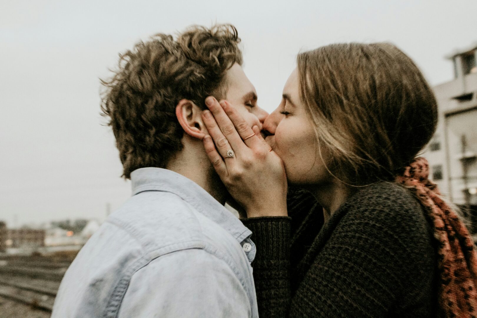 La ley advierte sobre lo que pasa si mantienes una relación sentimental con un compañero de trabajo La ley advierte sobre lo que pasa si mantienes una relación sentimental con un compañero de trabajo
