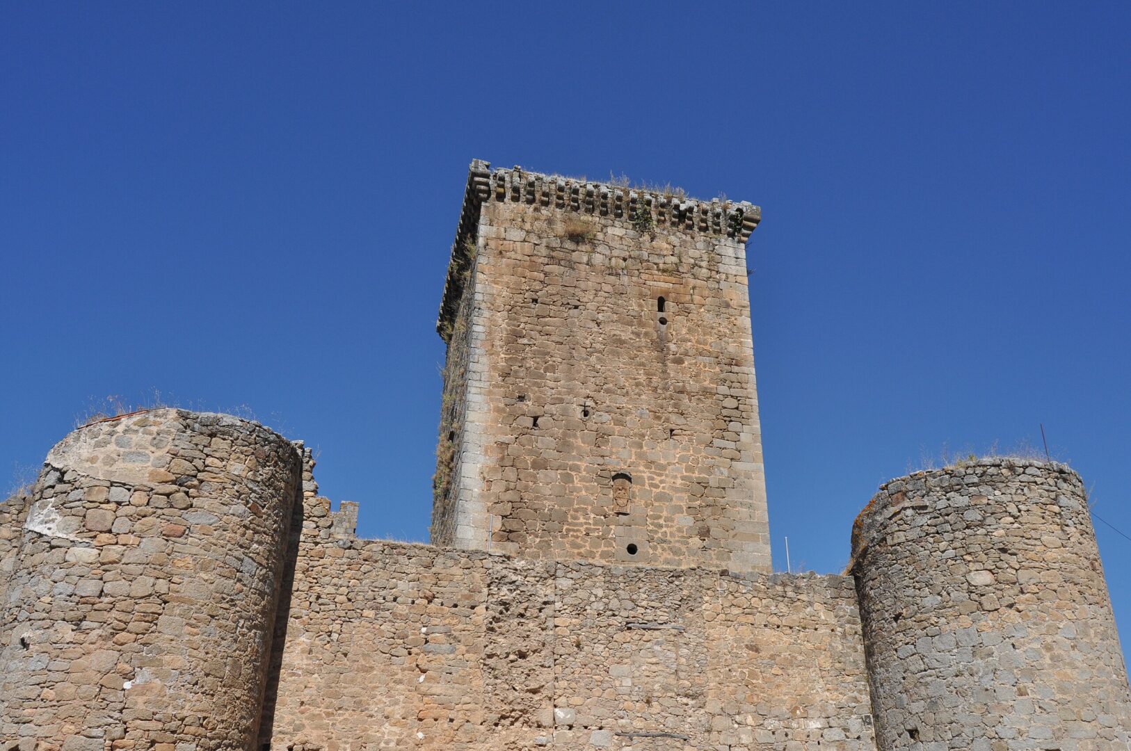 Castillo de los Zúñiga - Sociedad Castillo de los Zúñiga - Sociedad