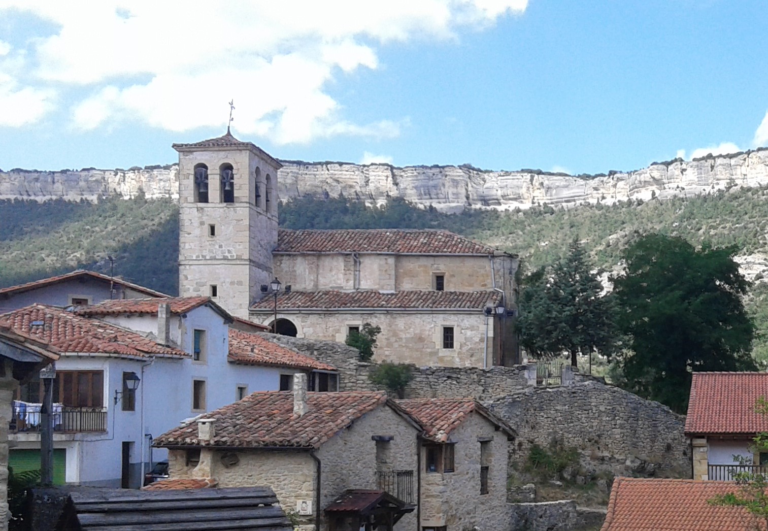 Iglesia de San Pelayo de Puentedey - Sociedad
